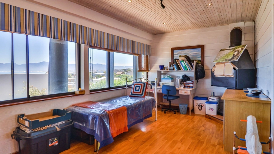 4 Bedroom Property for Sale in De Kelders Western Cape